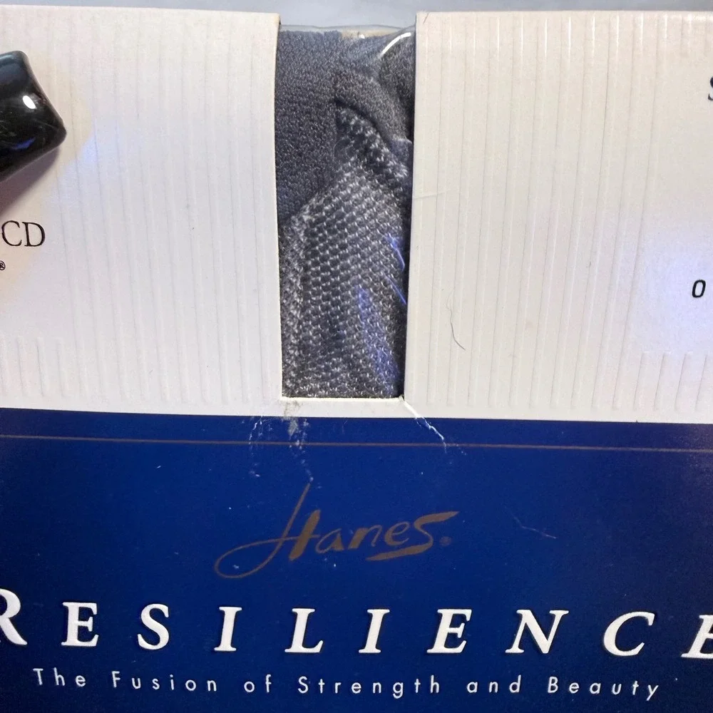 Vintage 1995 Hanes Resilience‎ Pantyhose Barely Black Size CD Control Top USA